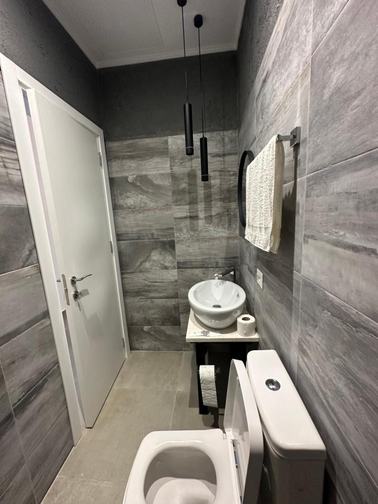 Central Comfort Suites Tirana Esterno foto