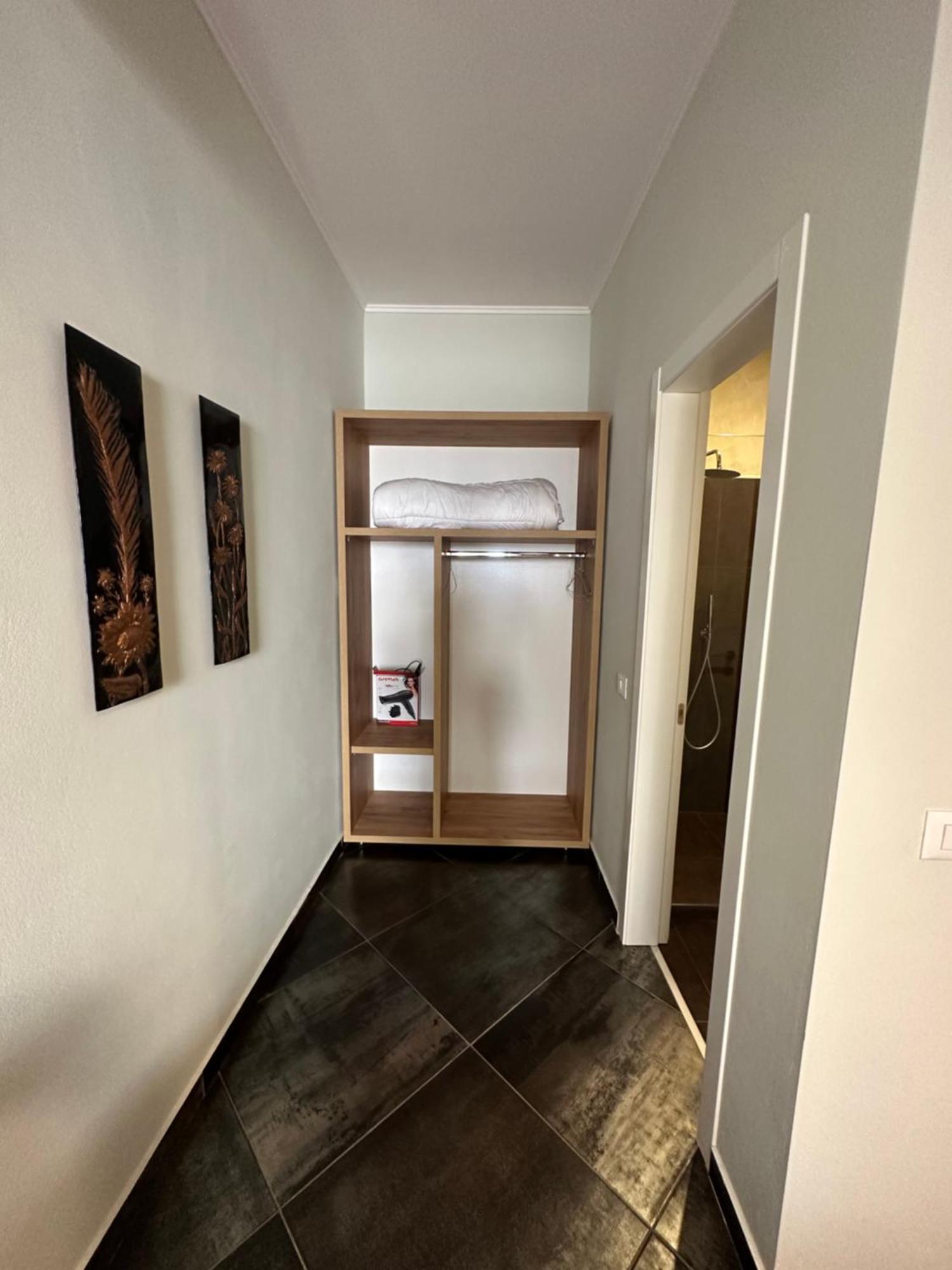 Central Comfort Suites Tirana Esterno foto